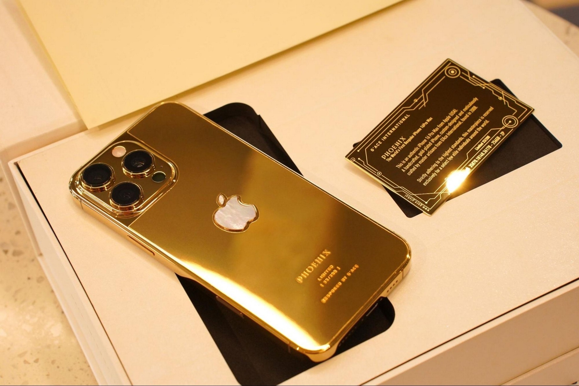 Cận cảnh iPhone 16 Pro Max mạ vàng 24K: Giới hạn 200 chiếc trên toàn cầu, giá gần 100 triệu đồng - Phân biệt filter G4 và filter F7